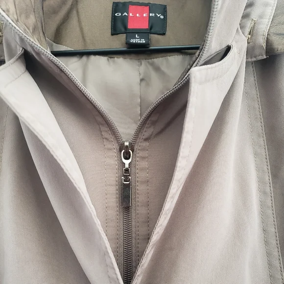 ✴✴ Gallery Women's Snap/Zip Front, Hooded Rain Coat - Picture 3 of 7